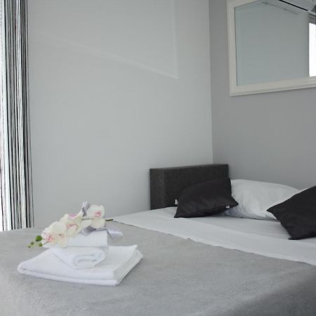 Apartment One Vision Split Exteriör bild