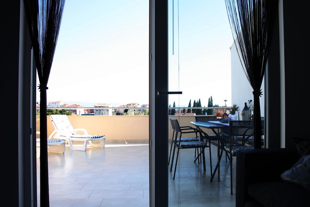 Apartment One Vision Split Rum bild